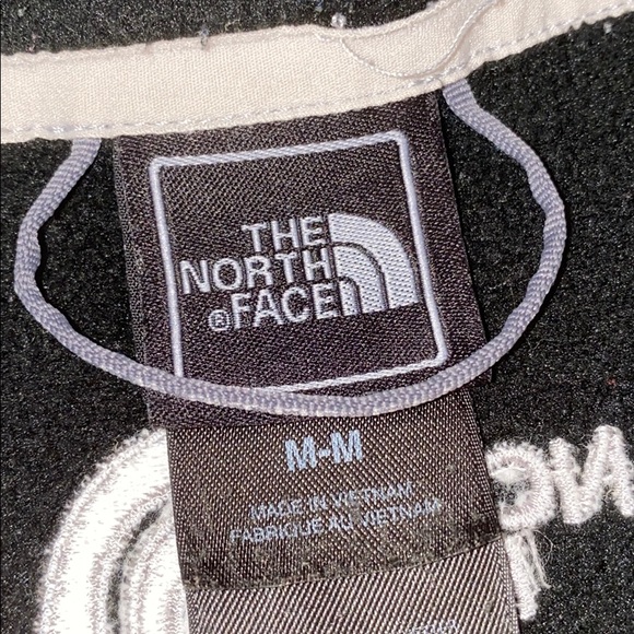 Black North Face size M - Picture 2 of 3